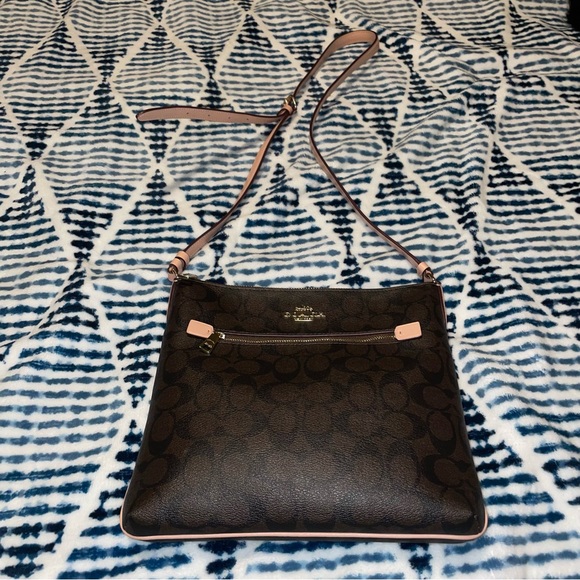 Coach Crossbody / shoulder bag purse - Picture 10 of 12